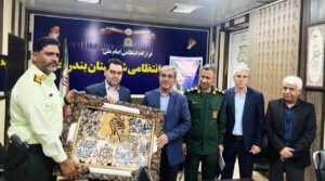 تقدیر از فرمانده انتظامی به مناسبت هفته فراجا