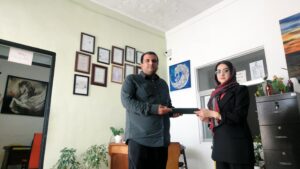 تجلیل سرپرست ارشاد خمیر از ۲۰ سال فعالیت هنری آموزشگاه سایان